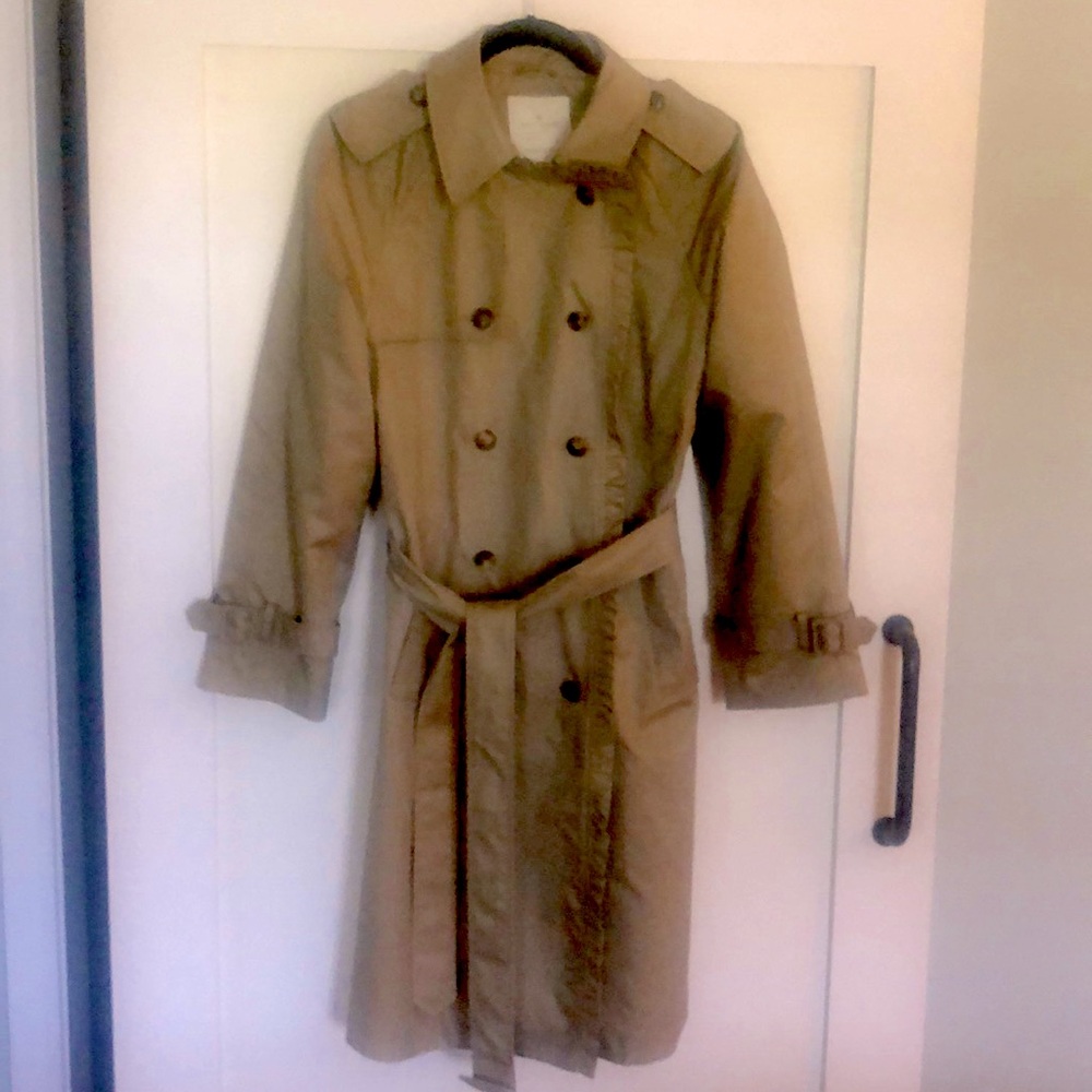 Beautiful Kate Spade Tan ruffled trench coat size M.